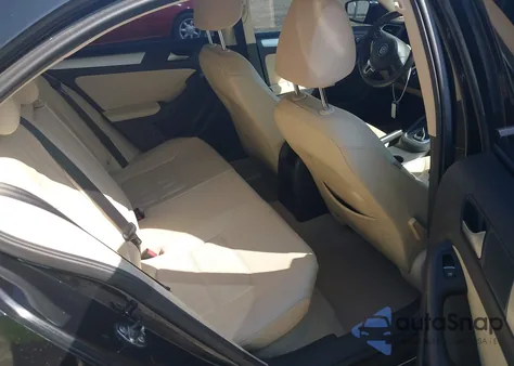 2014 Volkswagen Jetta 1.8T Se z USA, uszkodzony, nr VIN 3VWD07AJ5EM291940